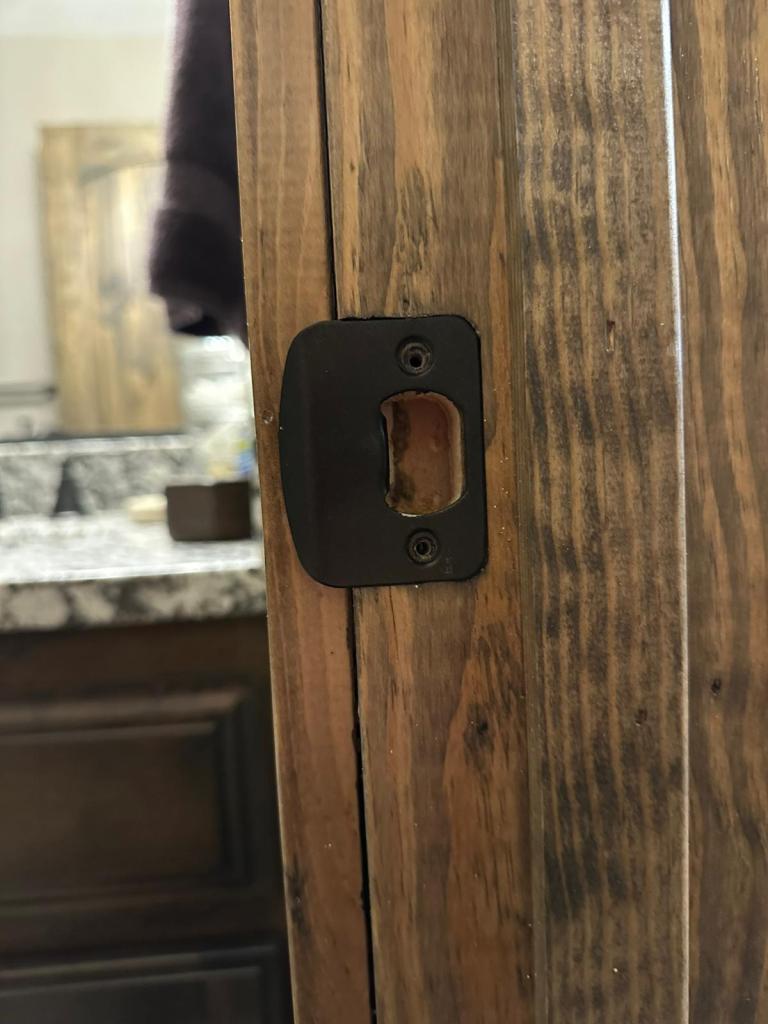 Services provided by professional locksmiths during a bedroom lockout